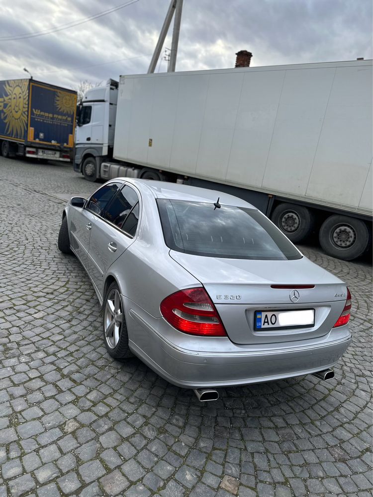 Mercedes e320 w211