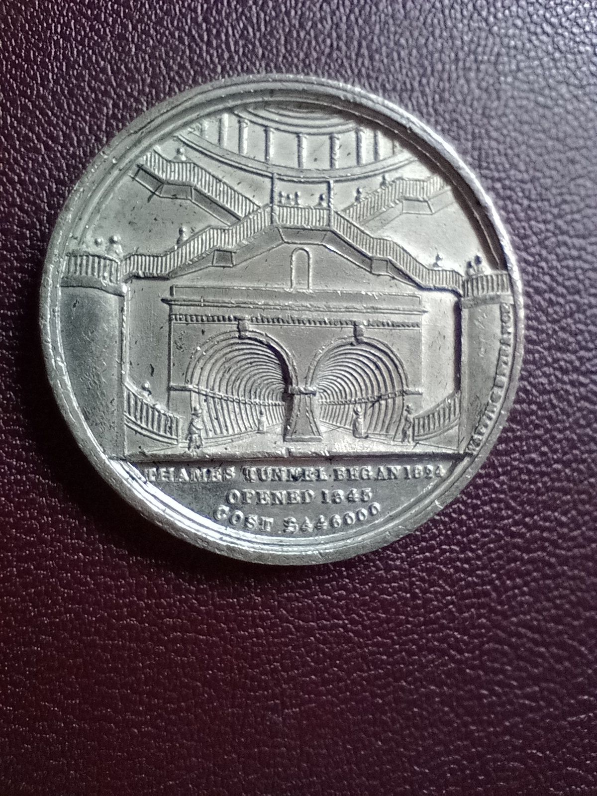 Medal otwarcia tunelu pod Tamizą