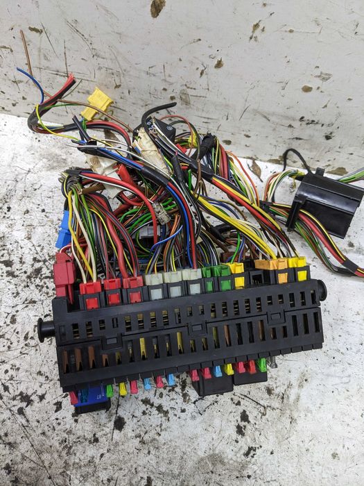 Volkswagen Passat B4 Golf III 1.9 TDI Skrzynka Bezpieczników