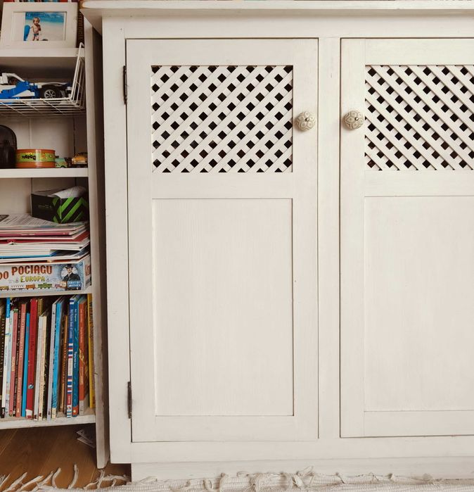 Szafa, szafka, regał, drewniana, biała, boho, scandi, ażurowa, komoda