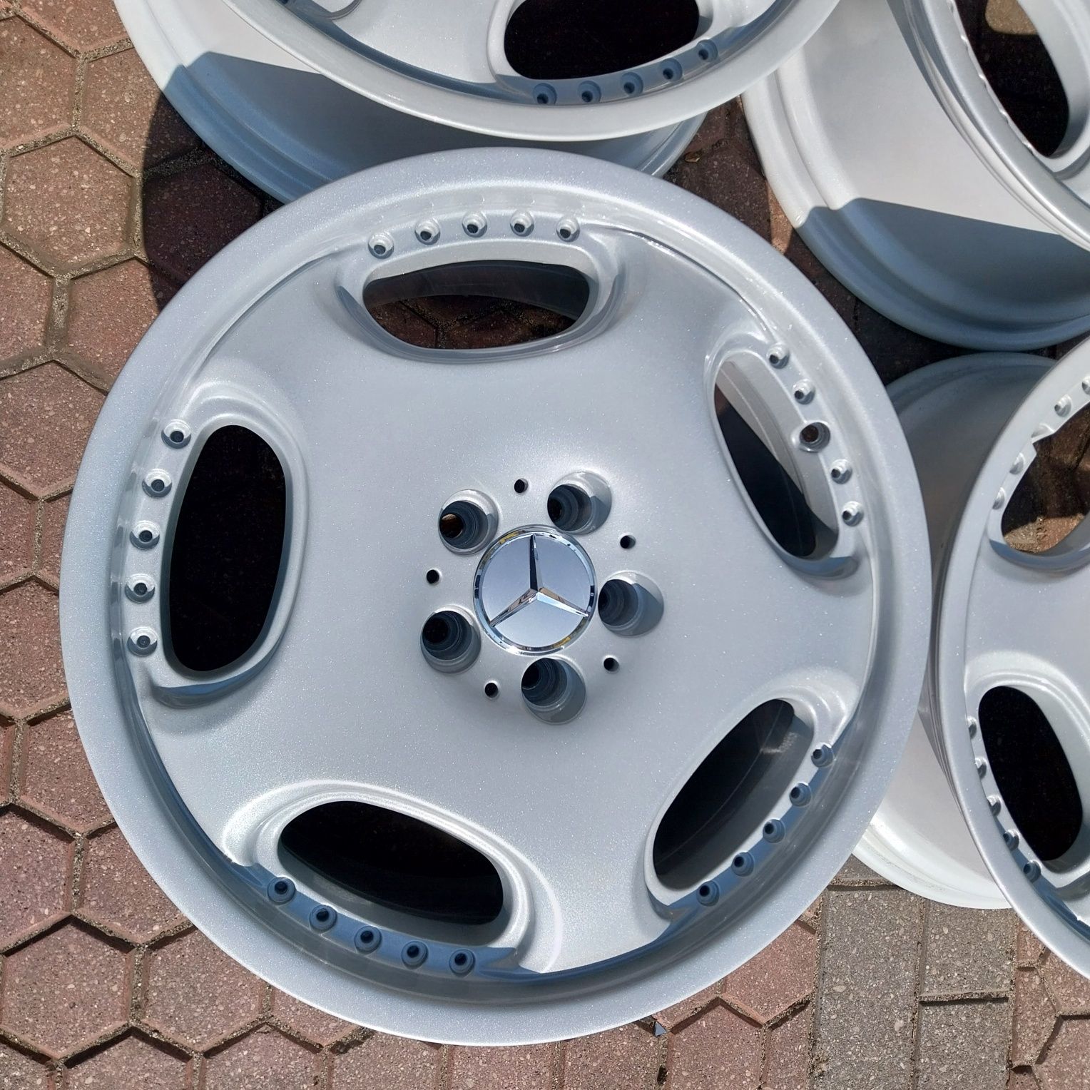 Felgi Aluminiowe R18 5x112 8.5J ET 30