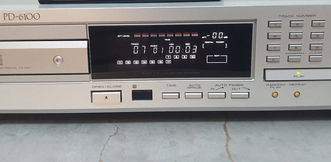Odtwarzacz CD Pioneer pd-6100