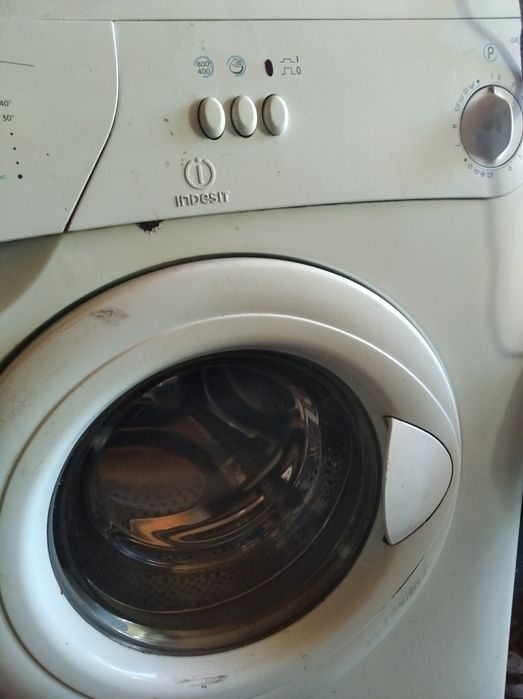 Продам стиральную машину ,индезит на запчасти