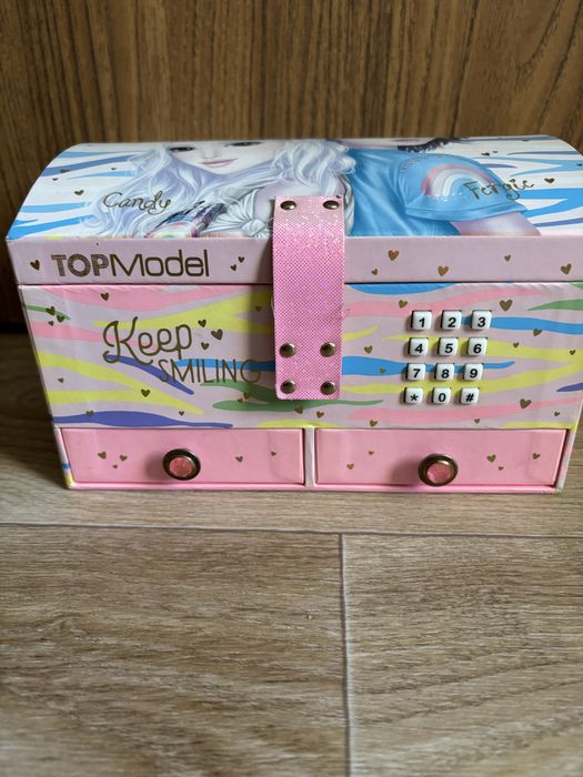 Szkatulka grajaca TopModel