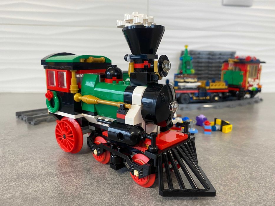 LEGO Creator Świąteczny pociąg 10254