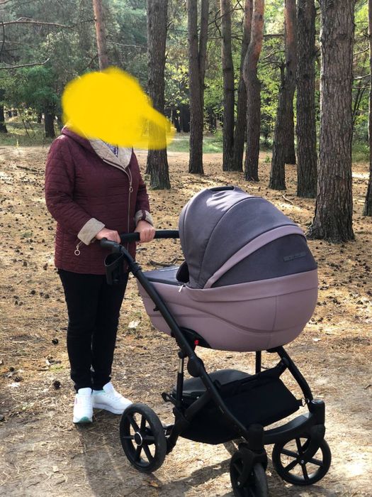 Коляска в чудовому стані .