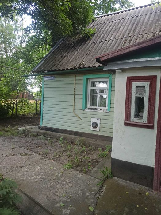 Будинок в селі Лопатин,є відео-огляд.