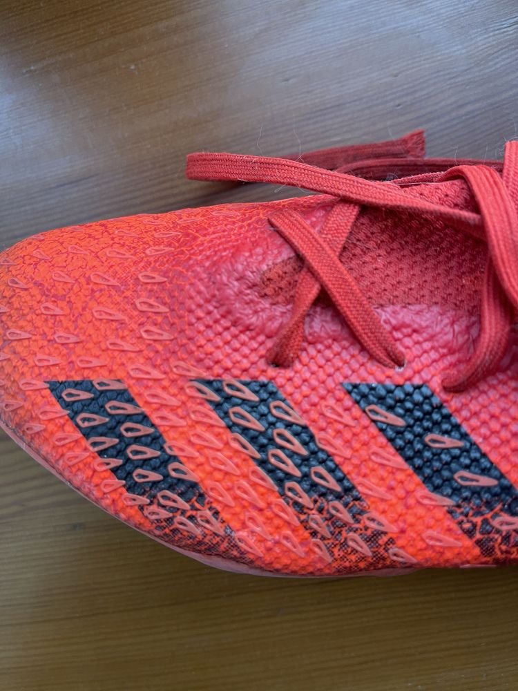 Продам бутсы Adidas Predator Оригинал