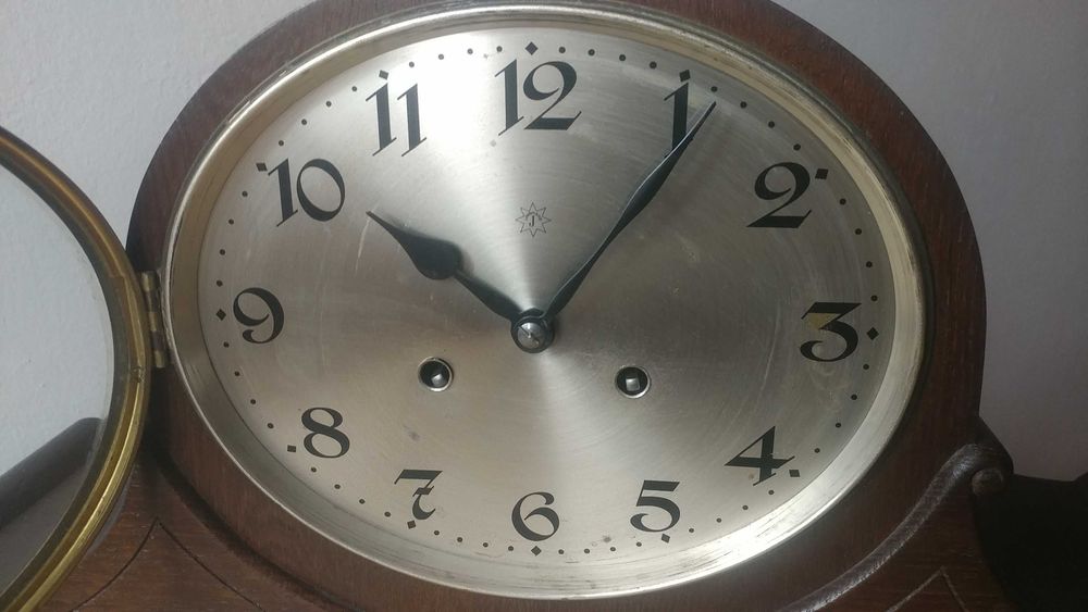 Junghans настільний годинник