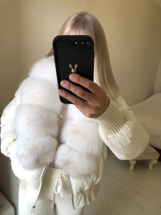 Пуховик,куртка,курточка з песцем.