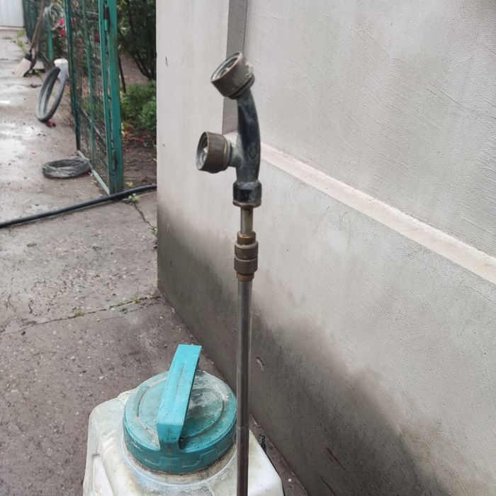 Продам оприскувач Хюндай на 16 літрів об'ємом