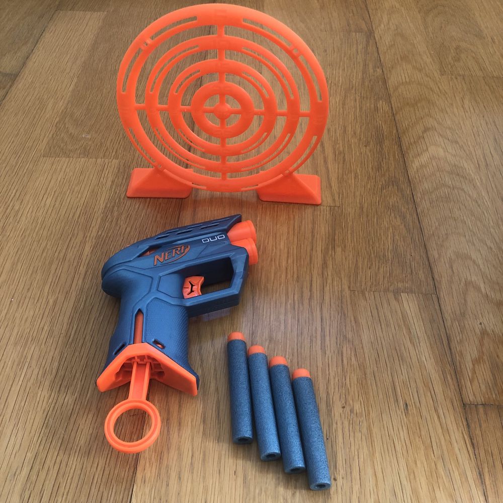 Nerf, pistola com um alvo