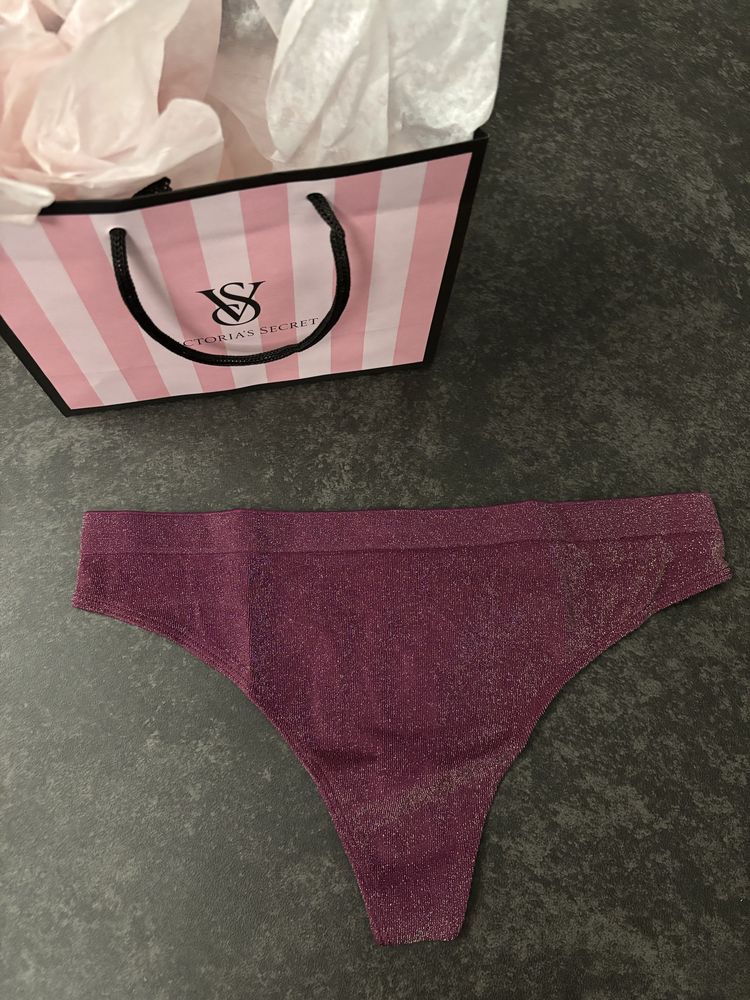 Bezszwowe fioletowe stringi Victoria’s Secret M