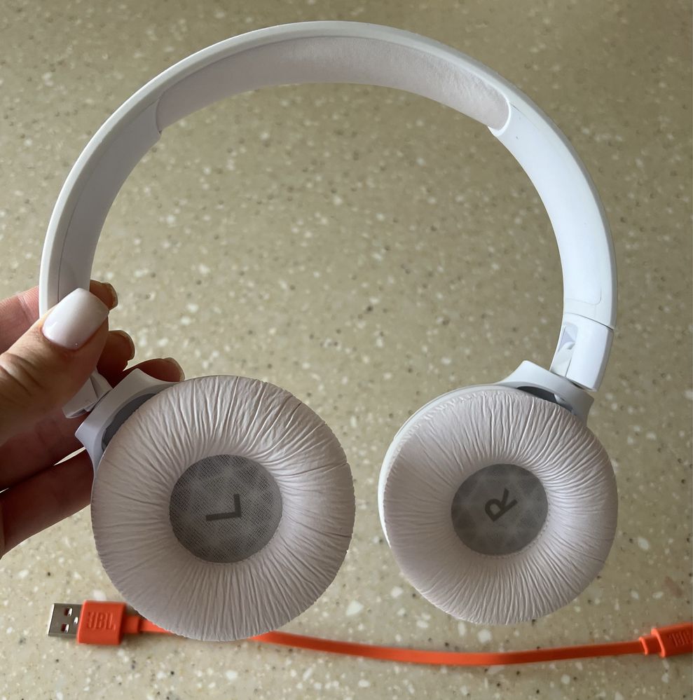 Наушники JBL беспроводные