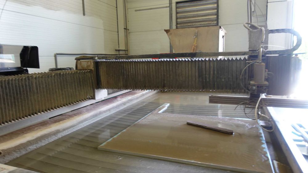 Maszyna do cięcia wodą Water Jet