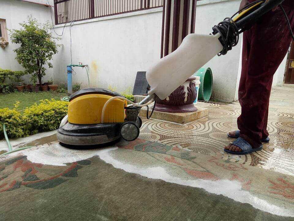 Maszyna czyszcząca szorowarka do wynajęcia wynajem wypożycz Comac 43