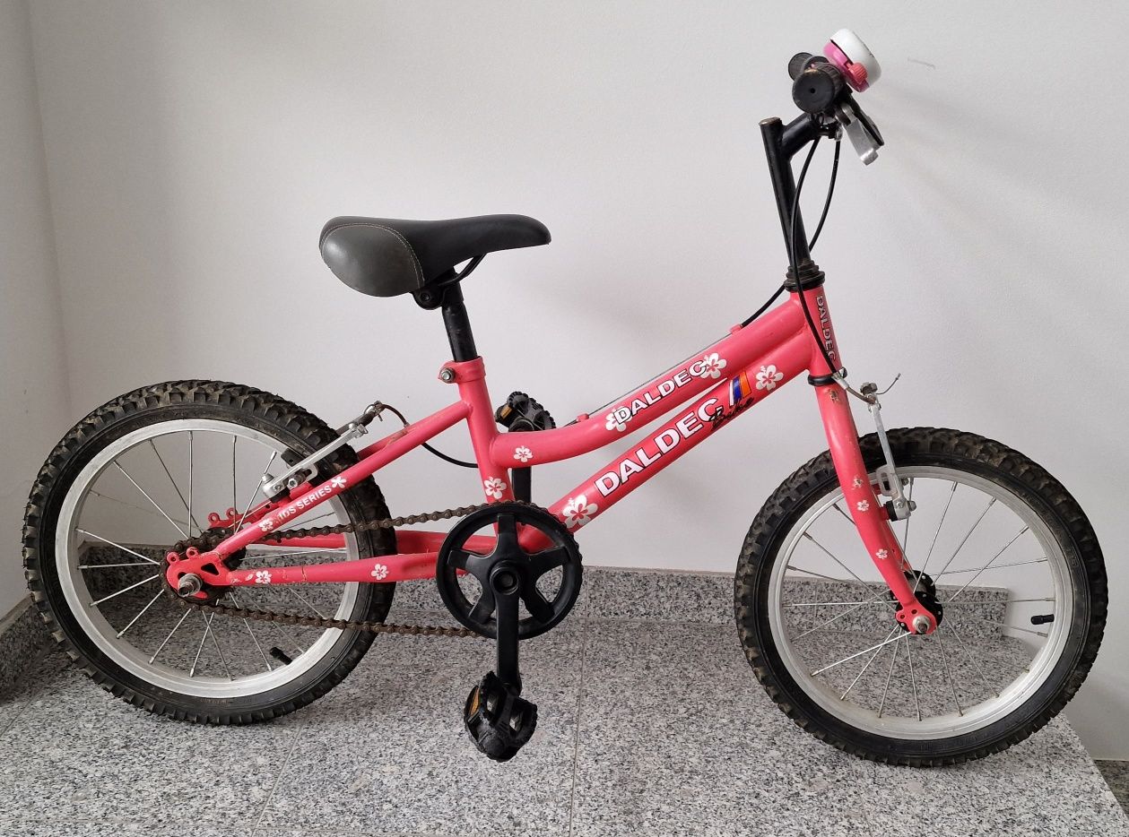 Bicicleta para criança (35€ Negociável) para desocupar espaço