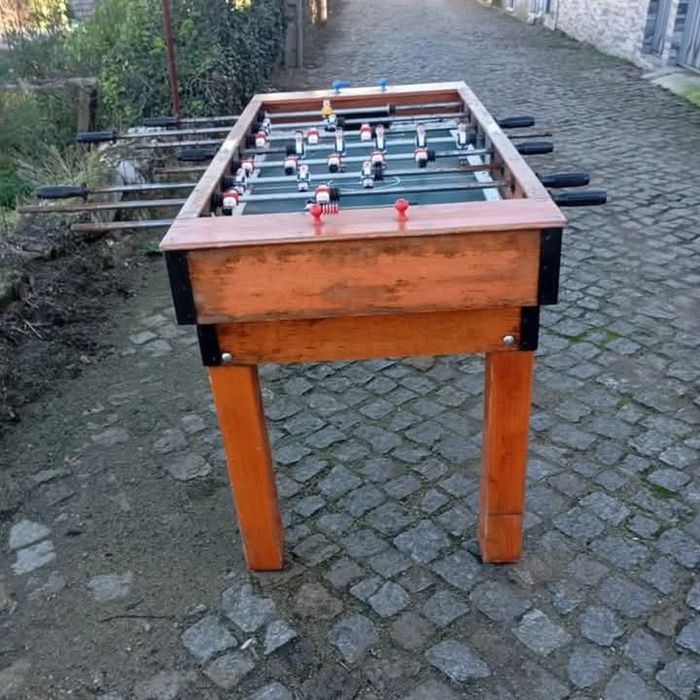 Vendo este bilhar muito bom estado