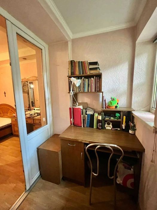 Оренда! 2 кімнатна з індивідуальним опаленням поруч парку Шевченка!