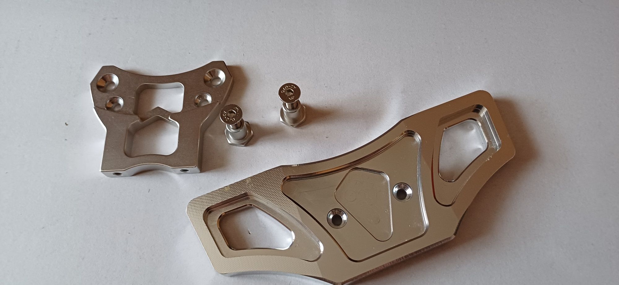 Przedni aluminiowy zderzak do Baja 5b Rovan HPI..