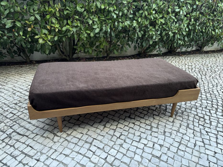 Cama de madeira
