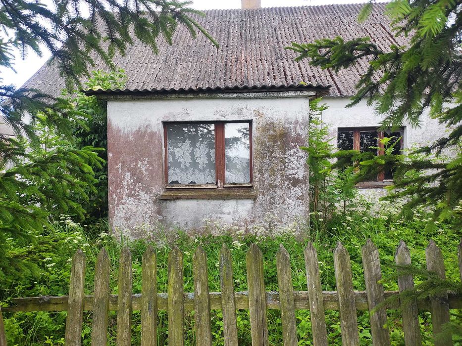 Siedlisko dom z dużą działką na Mazurach do generalnego remontu