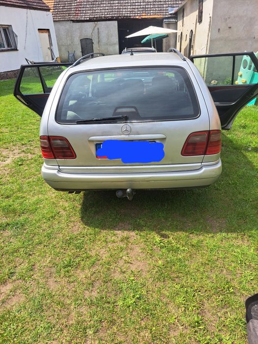 Mecedes w 210 2.5td na części