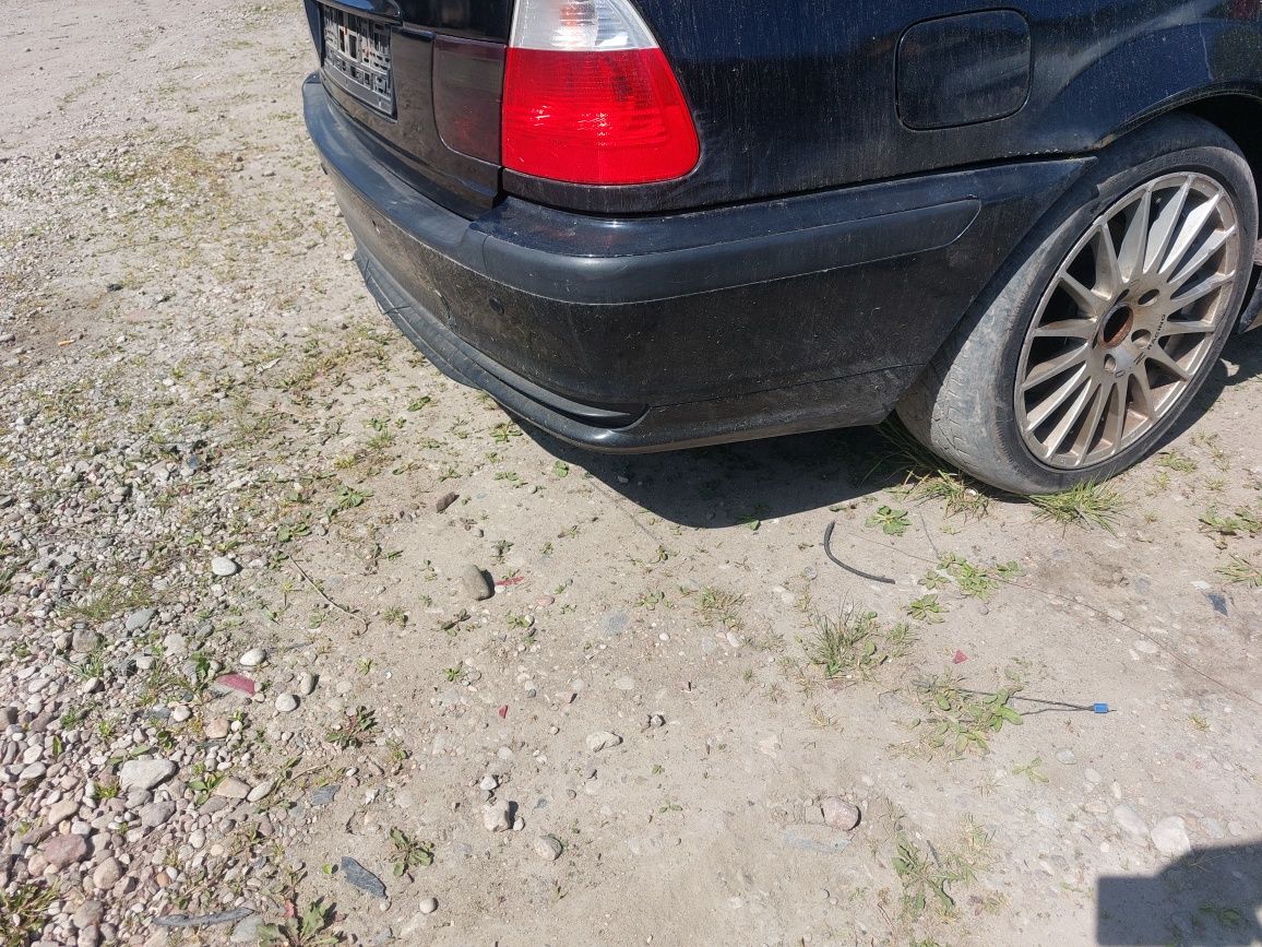 zderzak Tył BMW E46 Kombi schwarz 2 pdc