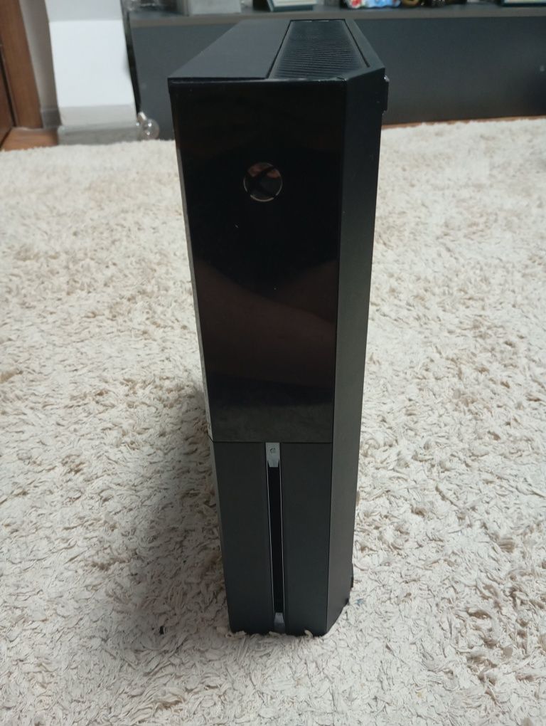 Ігрова приставка Xbox one 500 gb