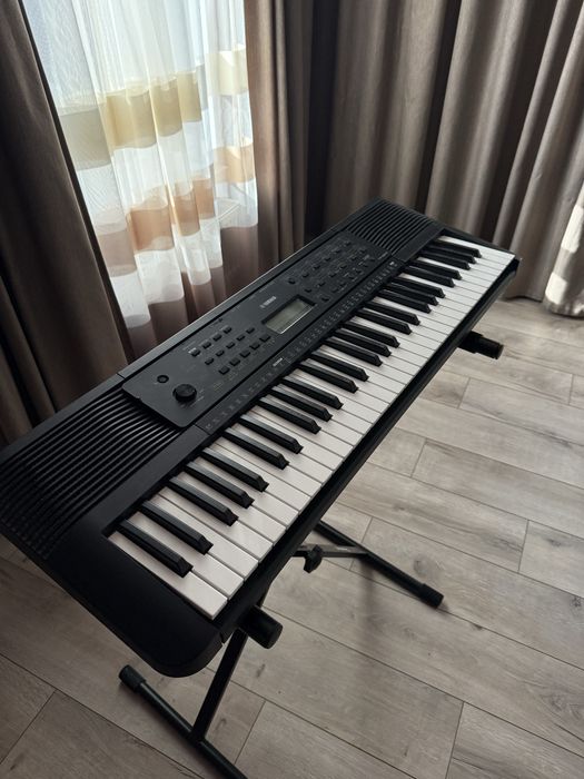 Сентизатор Yamaha PSR-E273