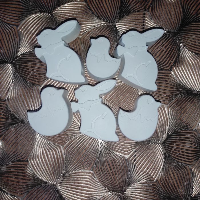 Mix zajączków gipsowych 100szt.