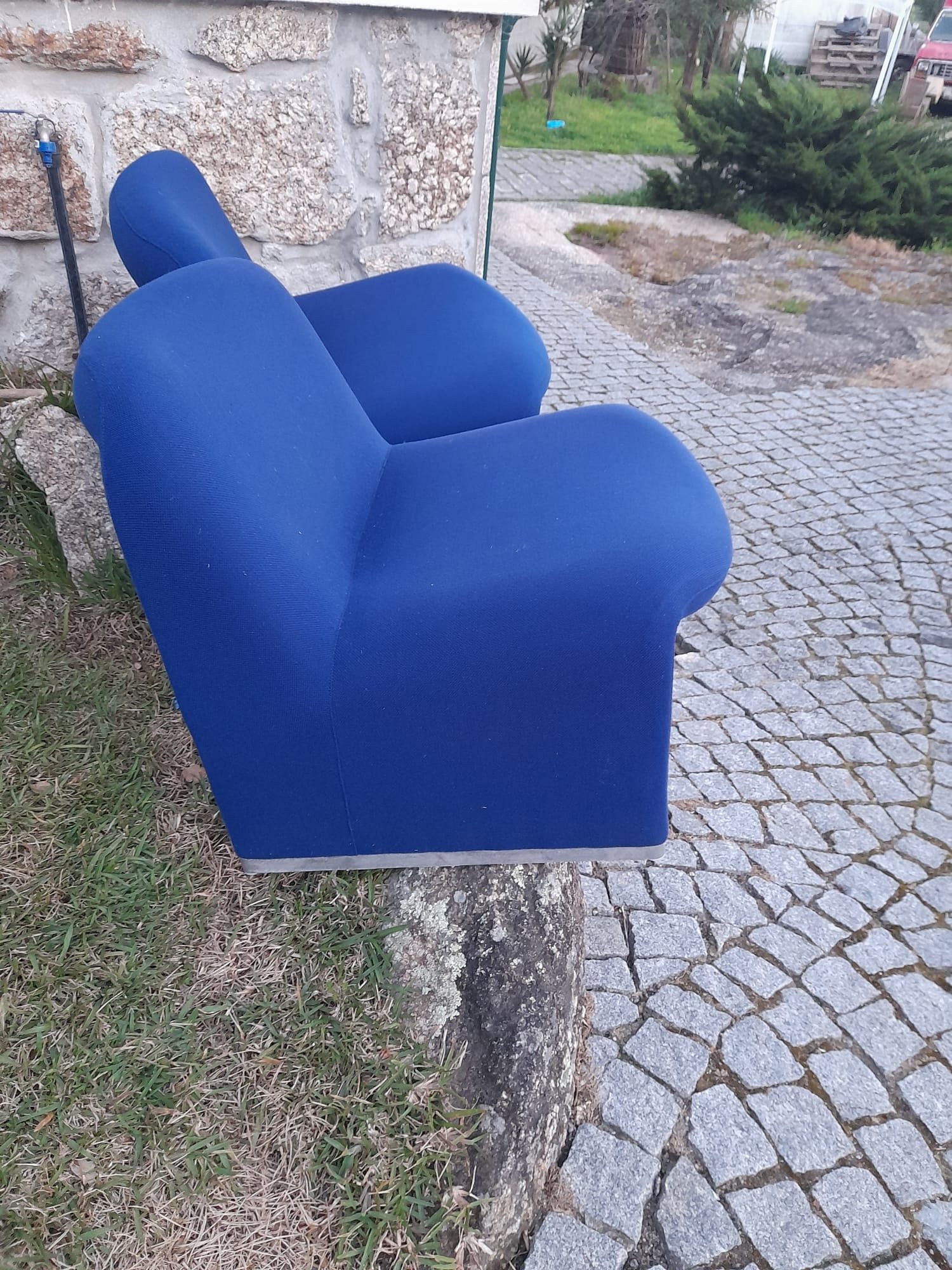 2 cadeirões tecido