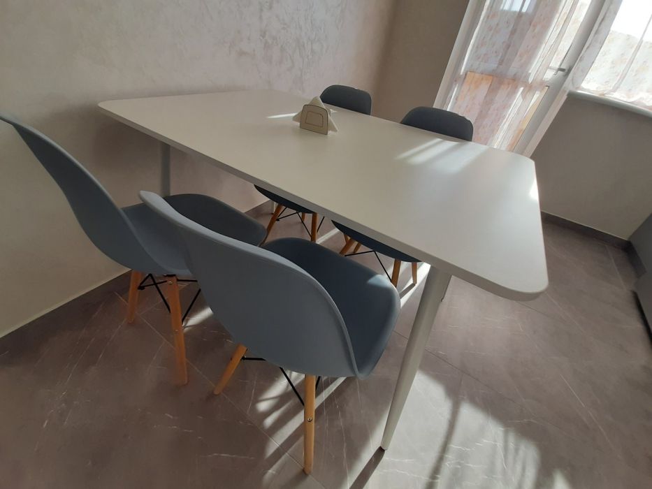 Нова 3 кімн. кв. в самісінькому центрі міста з приват. парковкою.