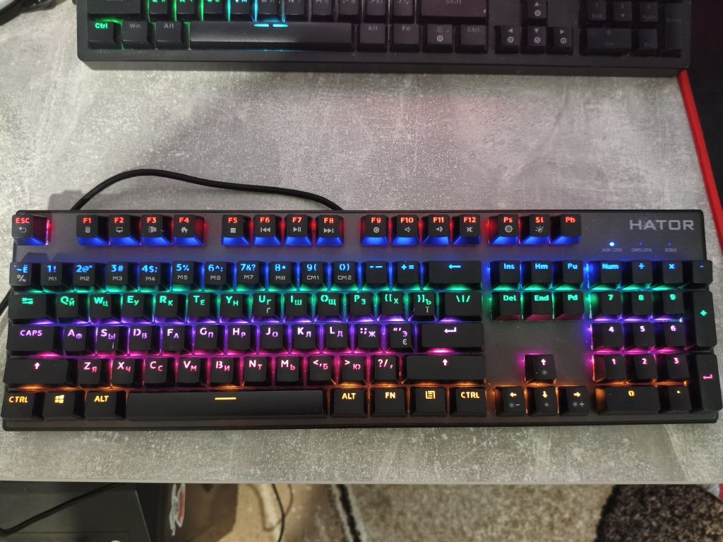 Kлавиатуру Hator Starfall RGB. .