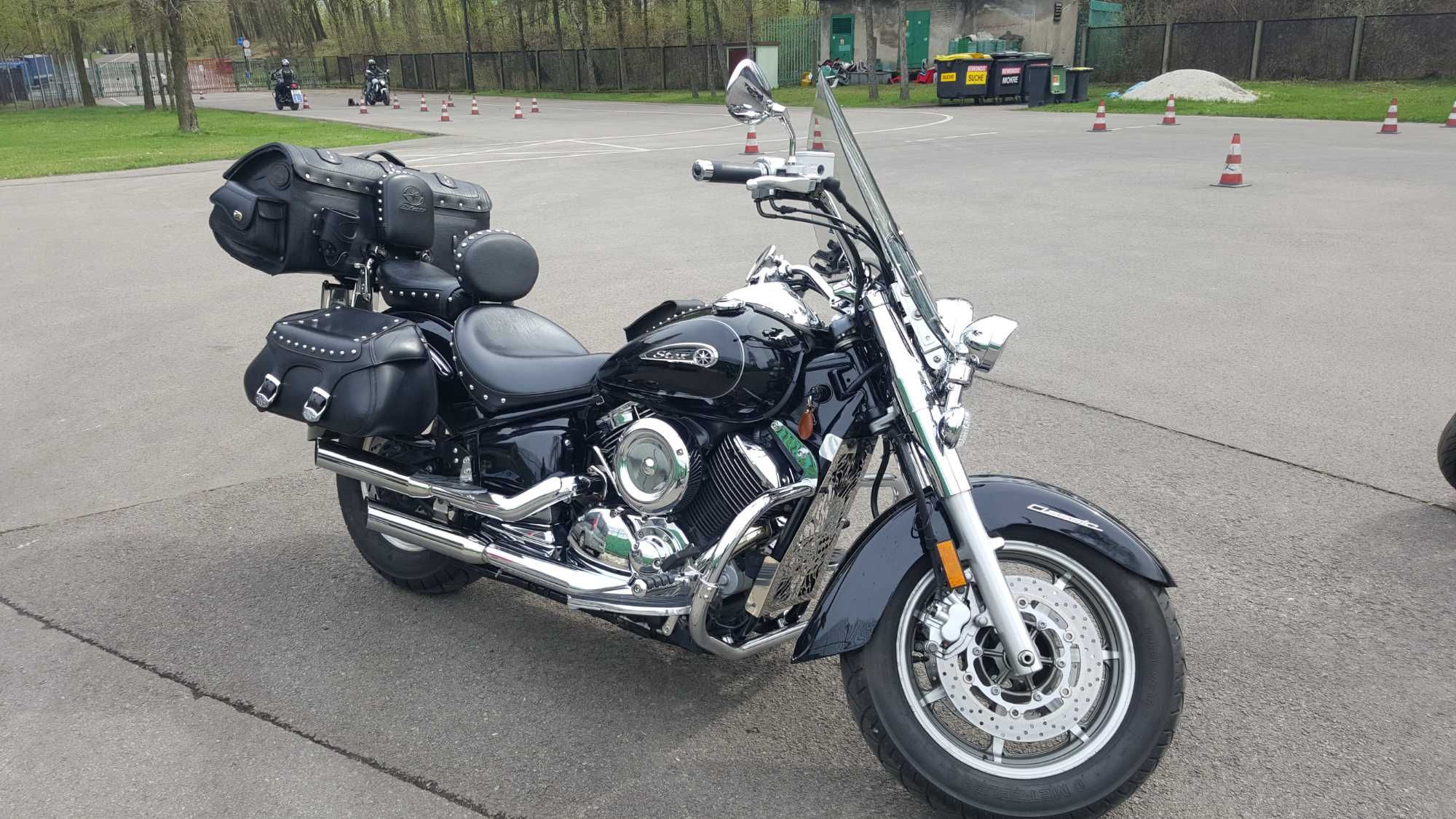 Yamaha XVS 1100 V-Star . Bardzo bogata wersja.