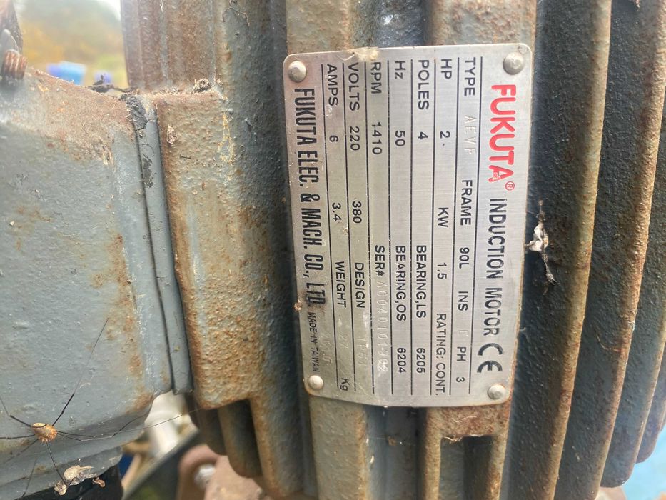 Aerator łopatkowy napowietrzajacy natleniacz