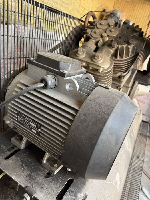 Компрессор 500л 7,5 кВт 3 фази