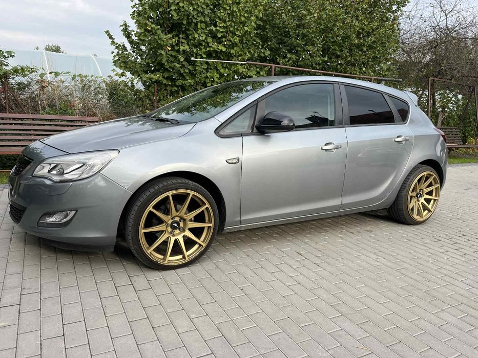 Opel Astra J 2010