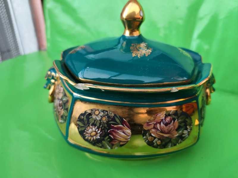 Terrina e castiçal de porcelana