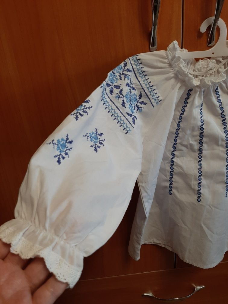 Вишиванка дитяча на дівчинку, синьо-блакитна вишивка, сорочка бавовна