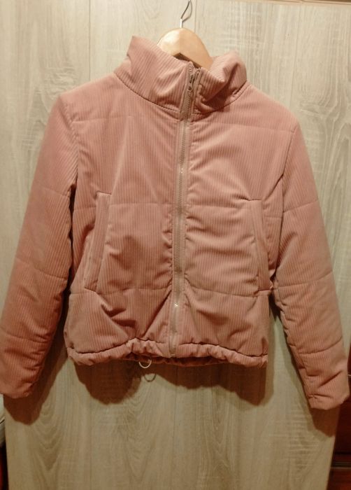 Розовая женская куртка