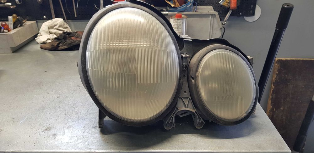 Mercedes E W210 Lampa lewy prawy przód Europa