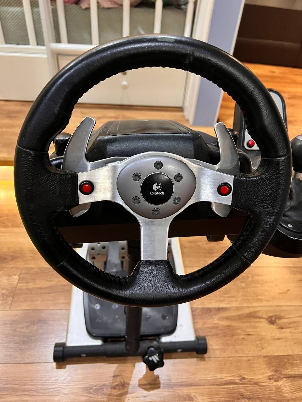 Руль Logitech G25 + кокпит Fanatec