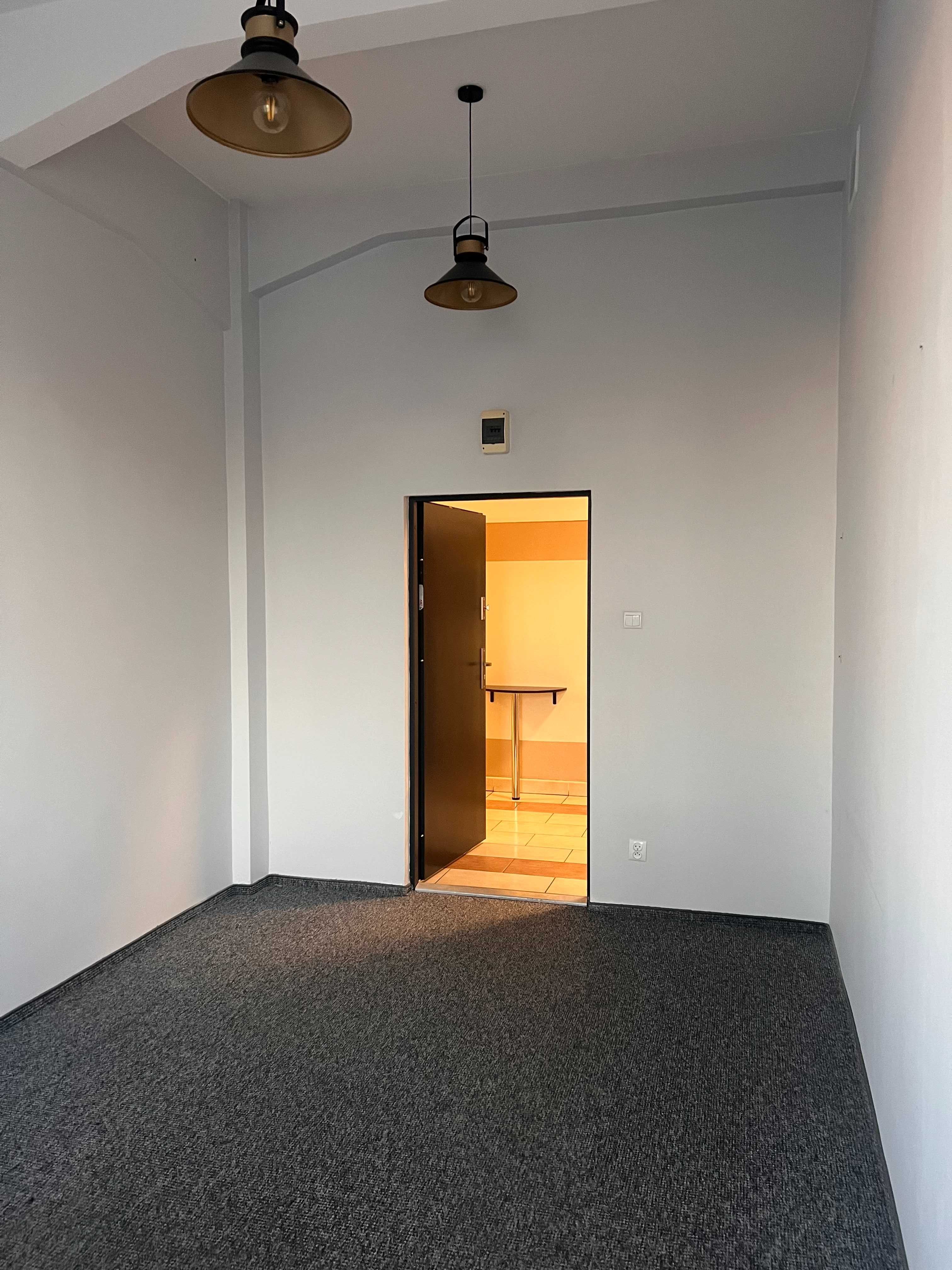 Lokal na biuro, kancelarię  15m2 Centrum
