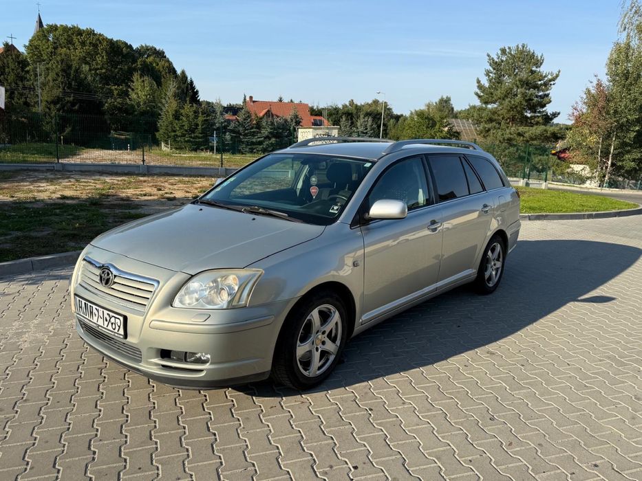 Toyota avensis kombi 2006 rok t25