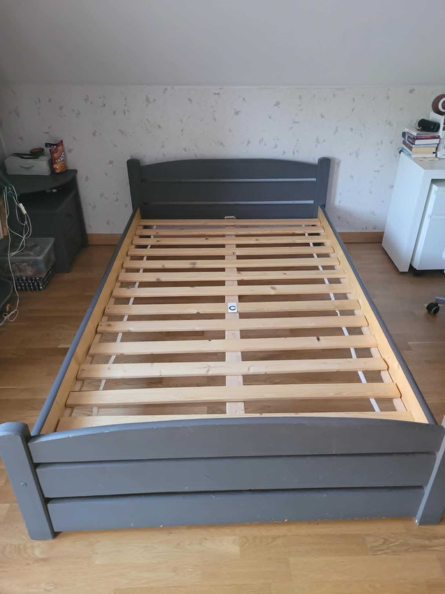 Łóżko bez materaca