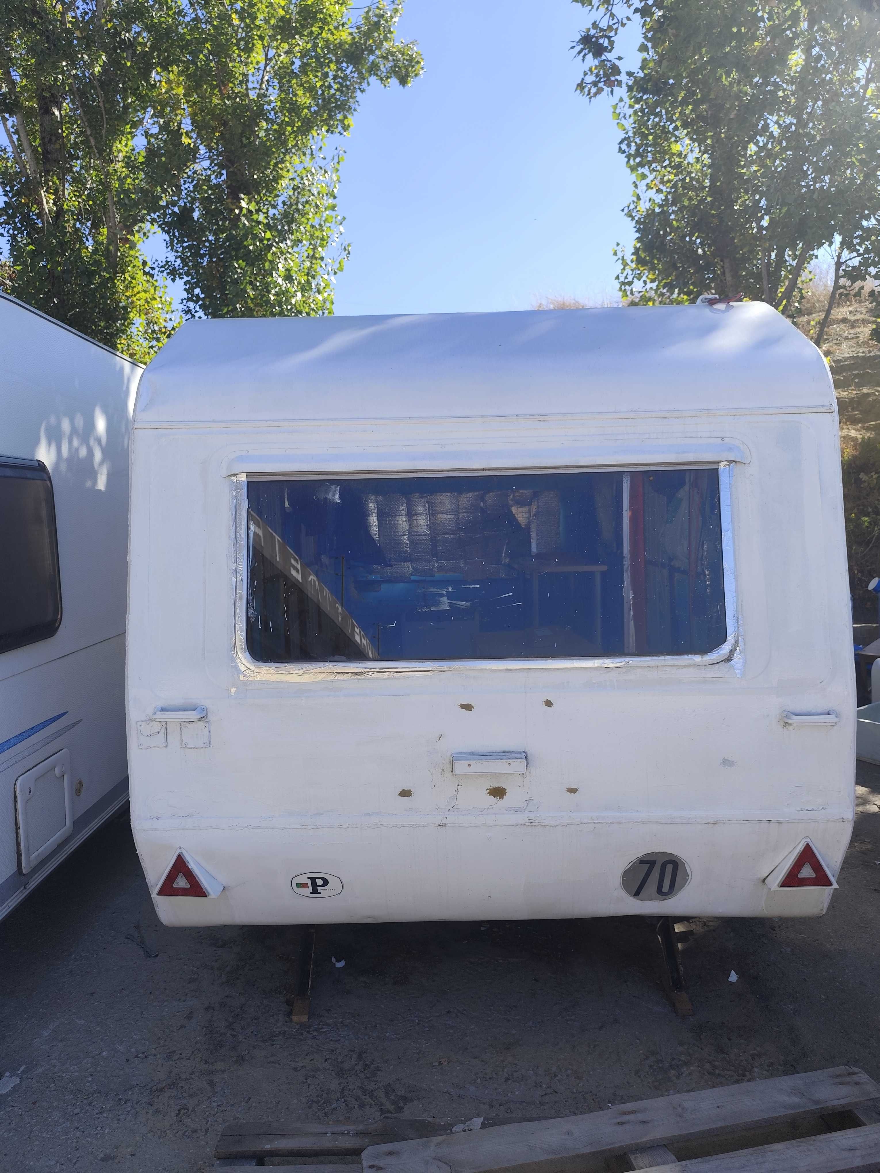 Vendo caravana em remodelação