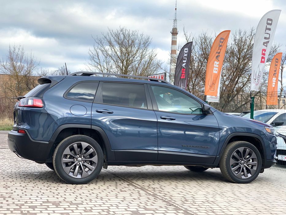 Jeep Cherokee 2021 3.2 бензин