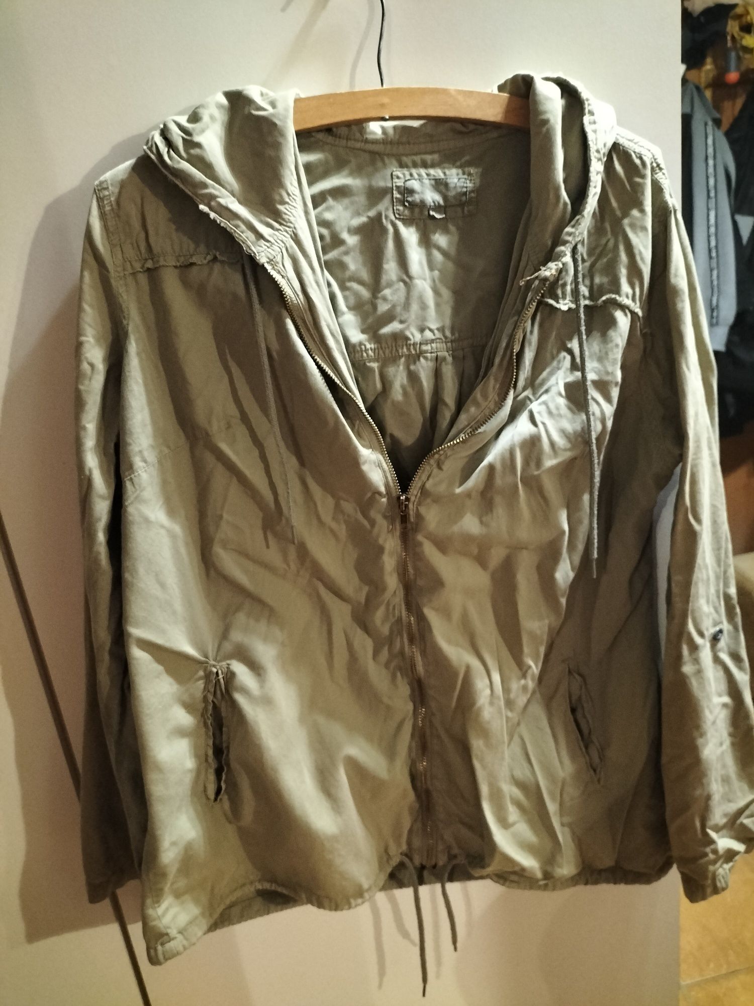 Kurtka lekka khaki XL