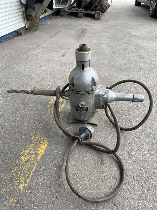 Низкооборотистая дрель СССР ИЭ-1015 Электросверлилка